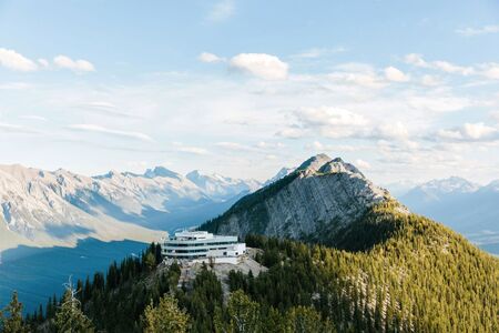 15 Must-Do Experiences in the Canadian Rocky Mountains 15 Must-Do Experiences in the Canadian Rocky Mountains