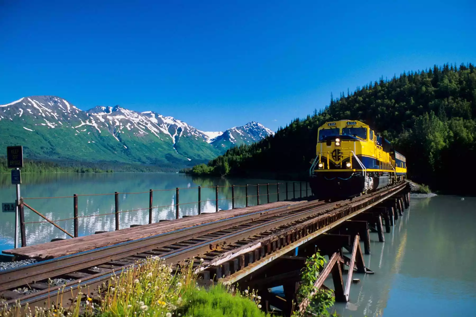 Alaska Train Vacations and Luxury Alaska Train Tours with Alaska Railroad Alaska Train Vacations and Luxury Alaska Train Tours with Alaska Railroad
