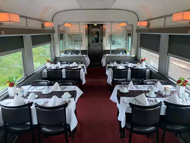 The Canadian & Ocean - Dining car